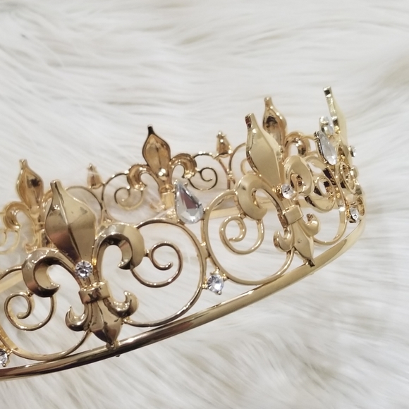 Vintage crown